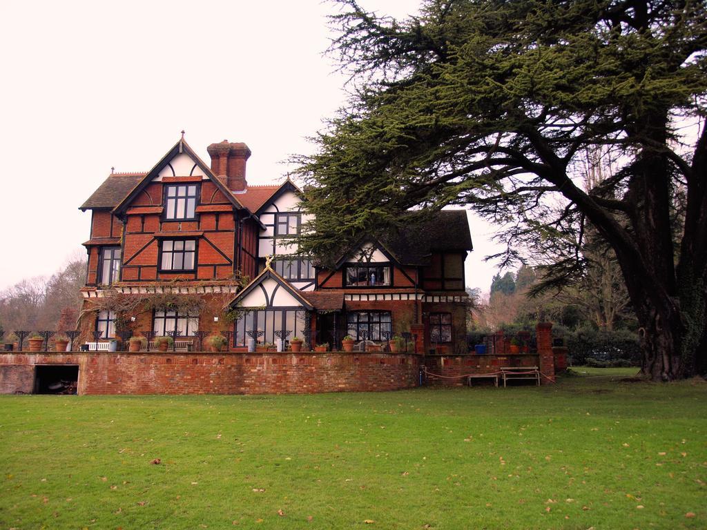 Hambledon House Bed & Breakfast Godalming Exterior photo