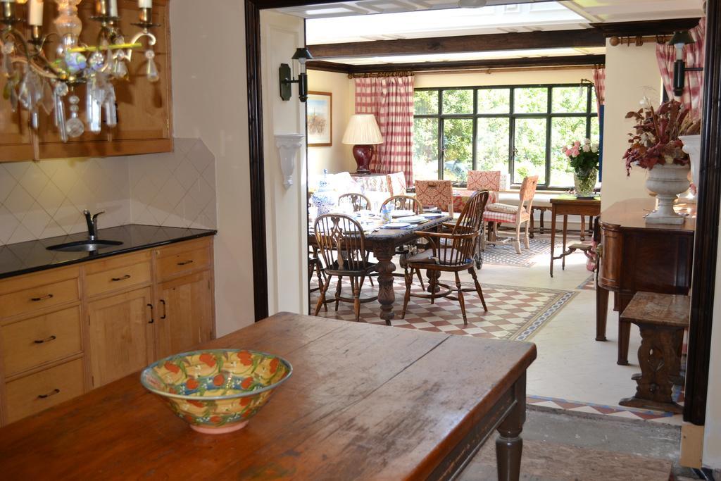 Hambledon House Bed & Breakfast Godalming Exterior photo